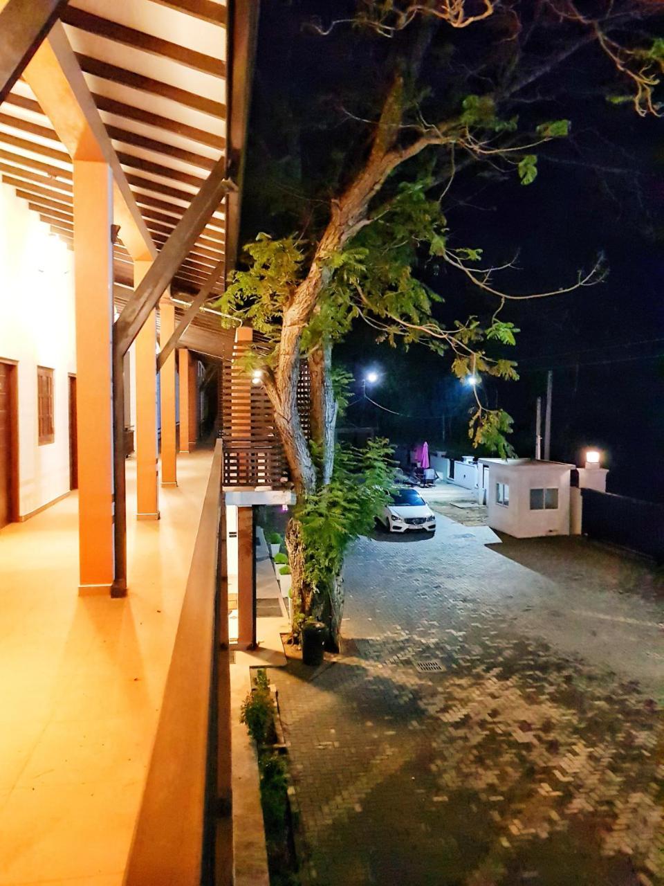 Livinya Holiday Resort Kataragama Buitenkant foto