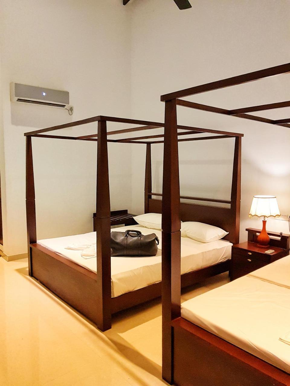 Livinya Holiday Resort Kataragama Buitenkant foto