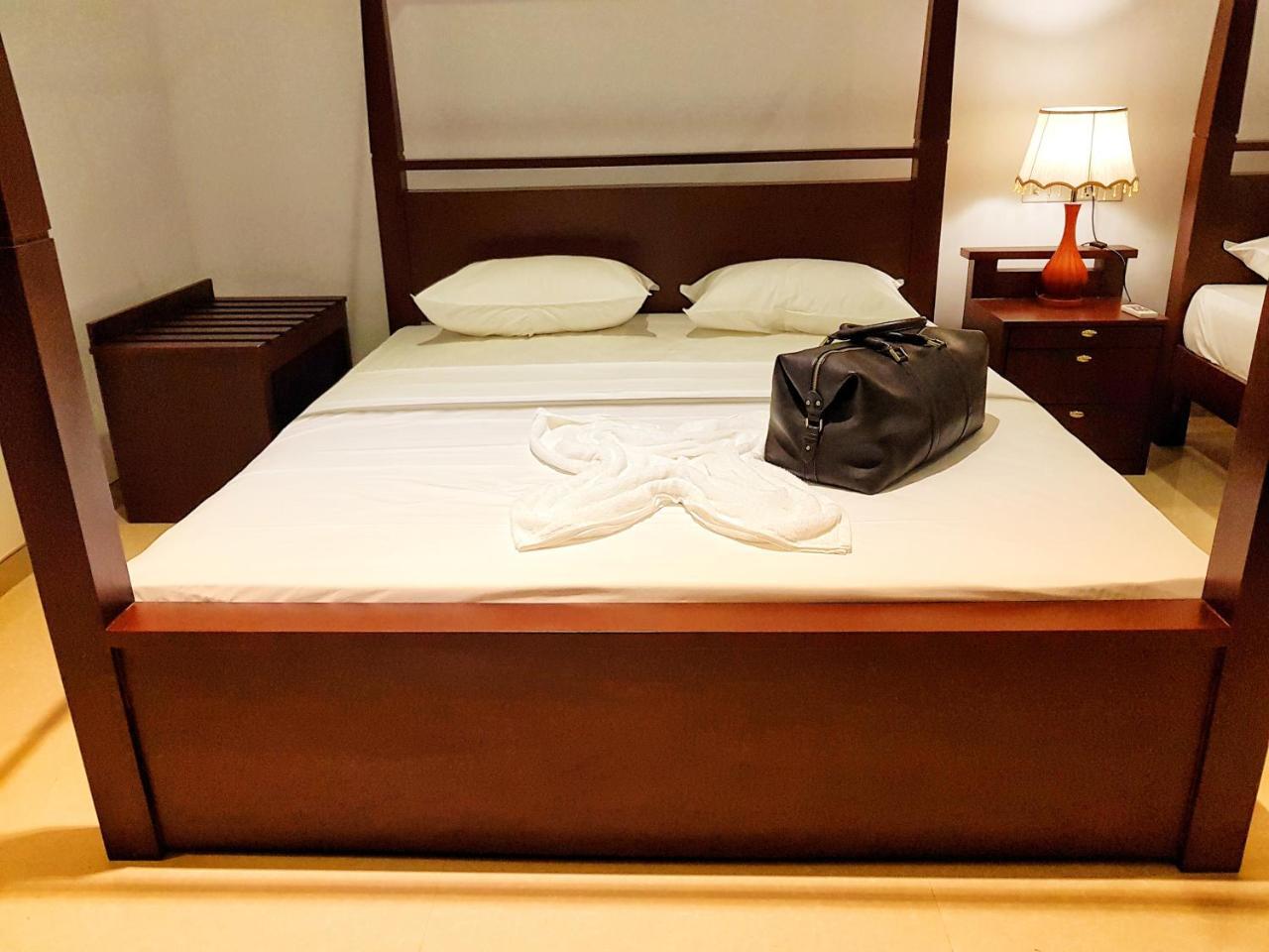 Livinya Holiday Resort Kataragama Buitenkant foto