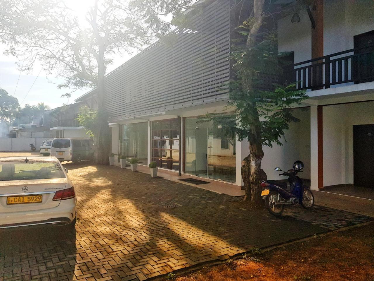 Livinya Holiday Resort Kataragama Buitenkant foto