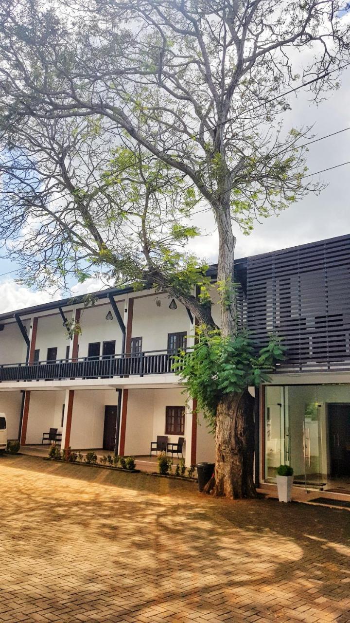 Livinya Holiday Resort Kataragama Buitenkant foto