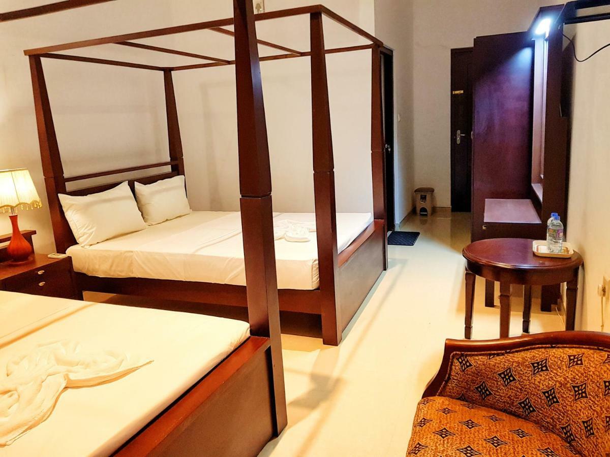 Livinya Holiday Resort Kataragama Buitenkant foto